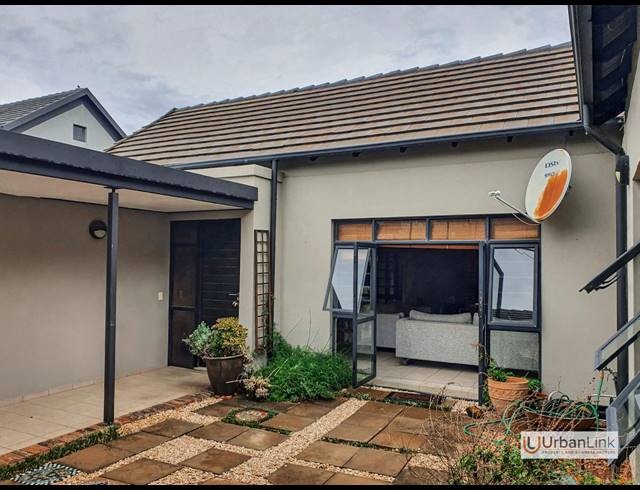 3 BEDROOM FREEHOLD FOR SALE IN SAFARI GARDENS